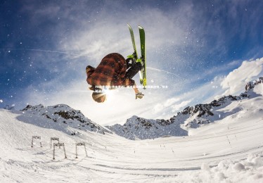 FB体育官网-热血激战！国内篮球精英赛场展绝技，技术对决点燃激情之夜